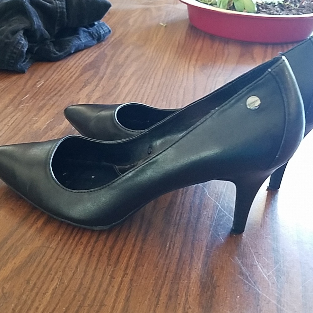 Heels - Picture 2 of 4